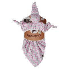 KIKKO Muchláček bambusový BMB - Baby Pink Chevron KIKKO Muchláček bambusový BMB - Baby Pink Chevron